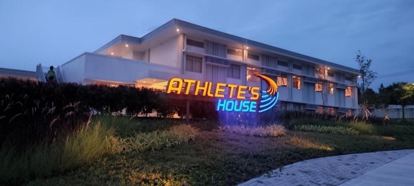 Athlete'S House Otel Imus Dış mekan fotoğraf