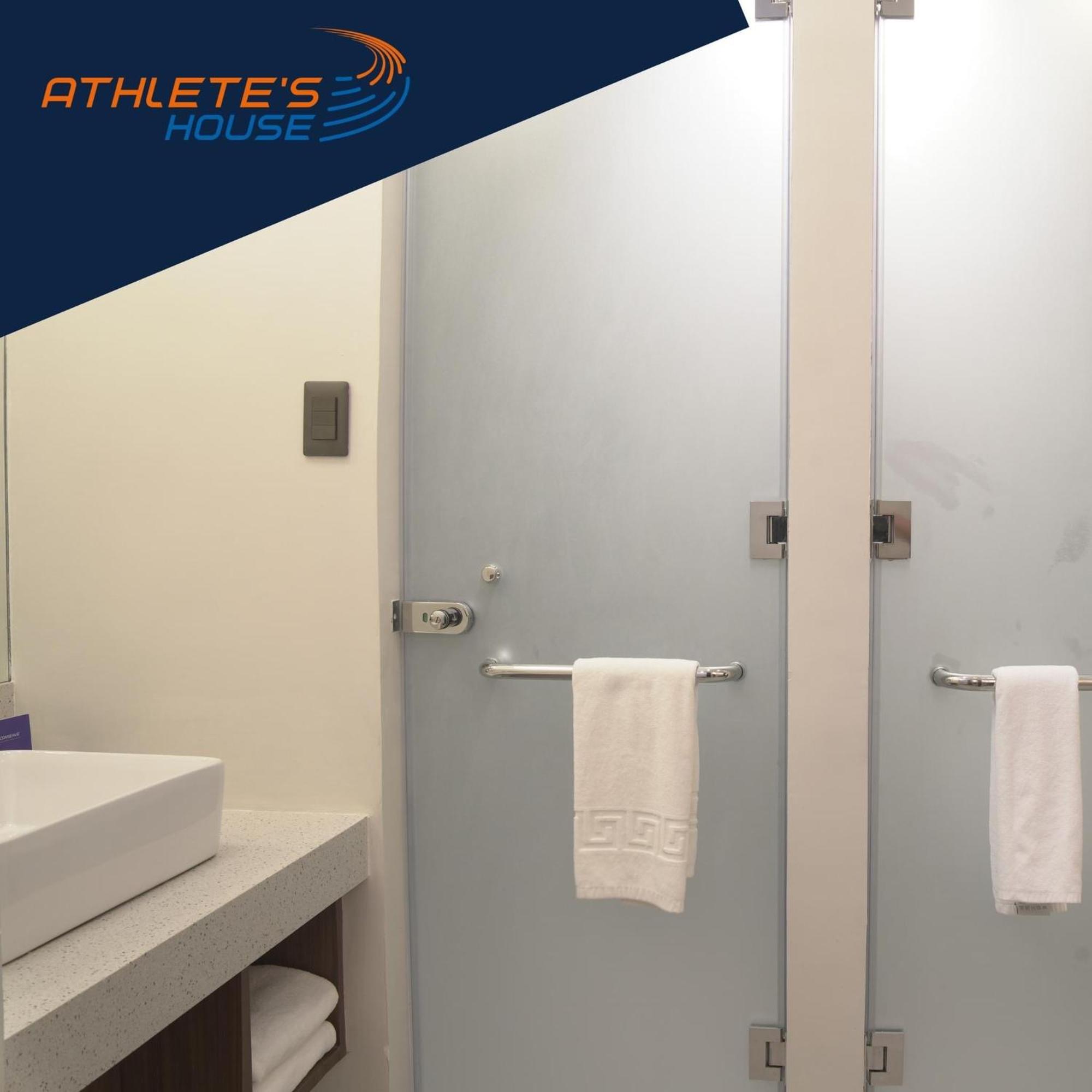 Athlete'S House Otel Imus Dış mekan fotoğraf